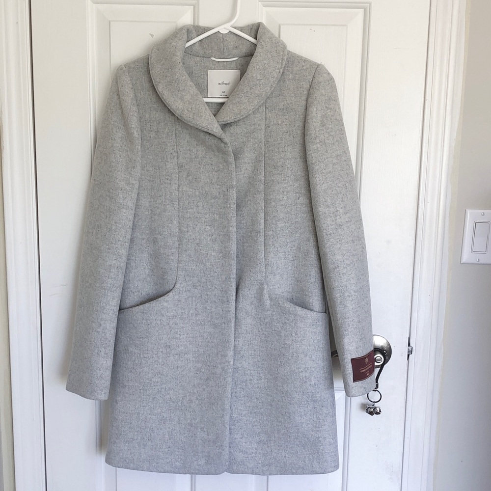 NWOT The Cocoon Coat by Wilfred in Heather White. ❄️